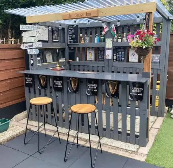 Grey Pallet Bar With Roof